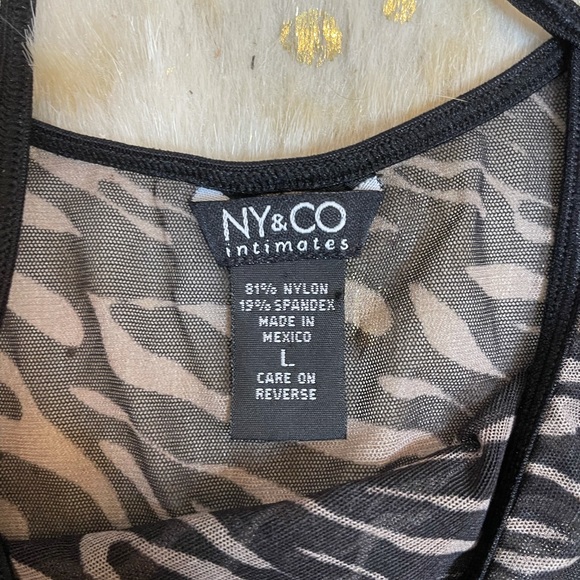 NY&Co sheer zebra print vintage mesh tank top - Picture 3 of 5